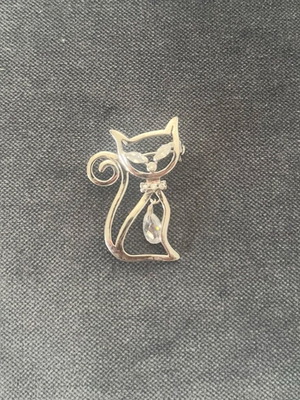 Silver Cat Brooch with Crystals like new