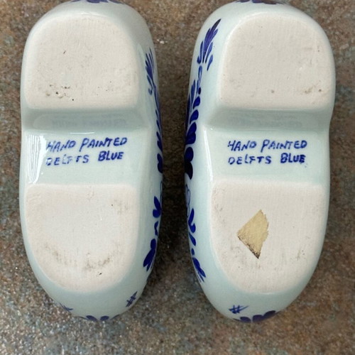 Handmade Dutch DELFTS porcelain decorative ashtrays like new