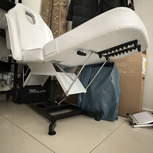 Aesthetic chairs used, set of 2, hydraulic and manual