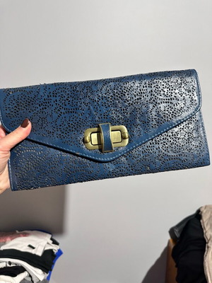 Τσάντα φάκελος μπλε ανακαινισμένη με ατέλειες