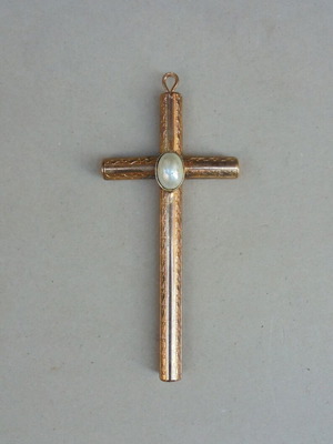 Bronze gilded cross like new with engraved floral motifs