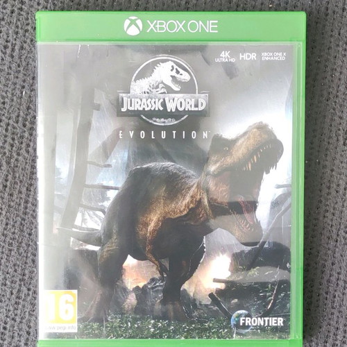Jurassic World Evolution Xbox One used