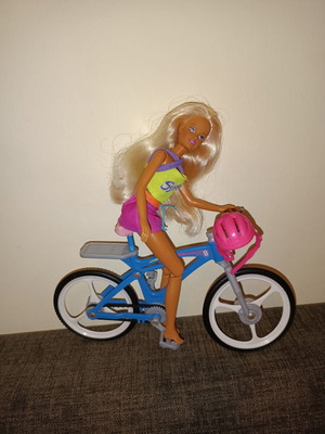 Κούκλα Sindy Bike ’n’ Blade και ποδήλατο Barbie 1998 μεταχειρισμένα