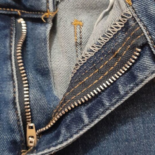 Jeans straight leg medium size like new, blue