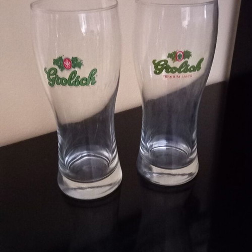 Collectible glasses from famous Belgian beer houses like new