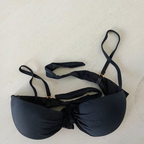 Calzedonia bikini top used, black size M