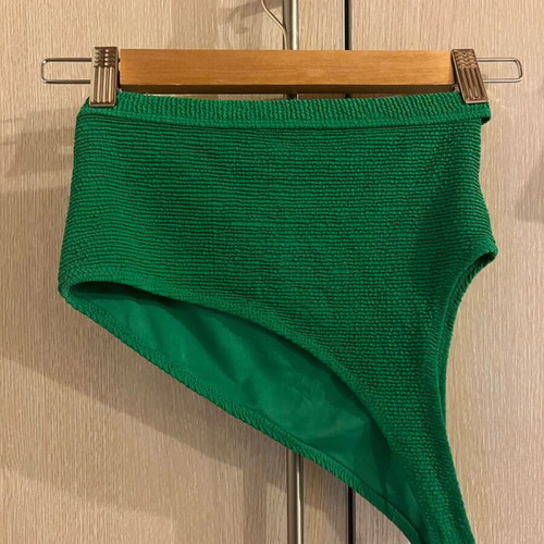 Green bikini with one shoulder and high waist used, size S