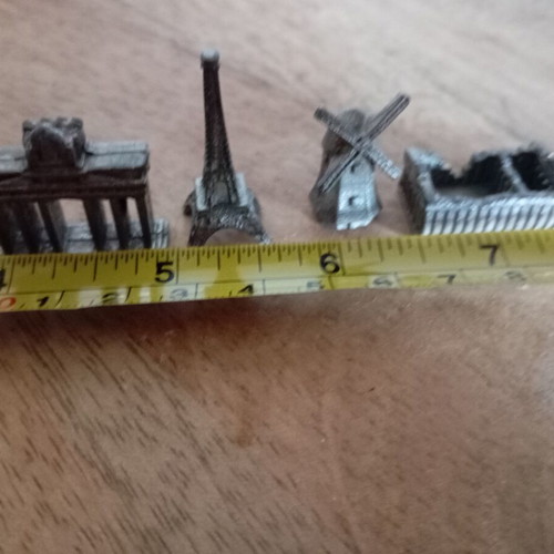 Mini Figures from Different Symbols of 4 Countries, Like New