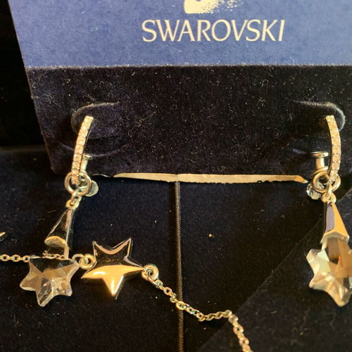 Swarovski Christmas jewelry set necklace and earrings new