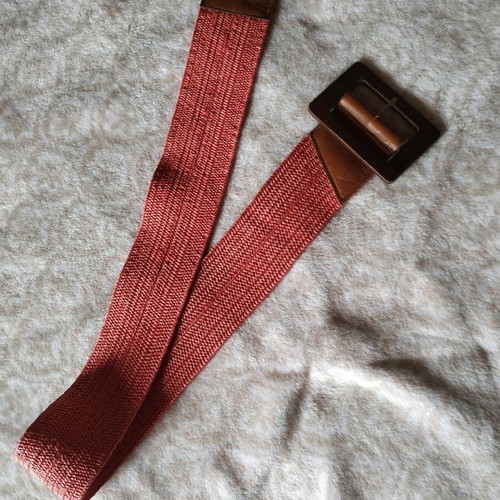 Daniel Hechter elastic belt red, like new, sizes 70-110