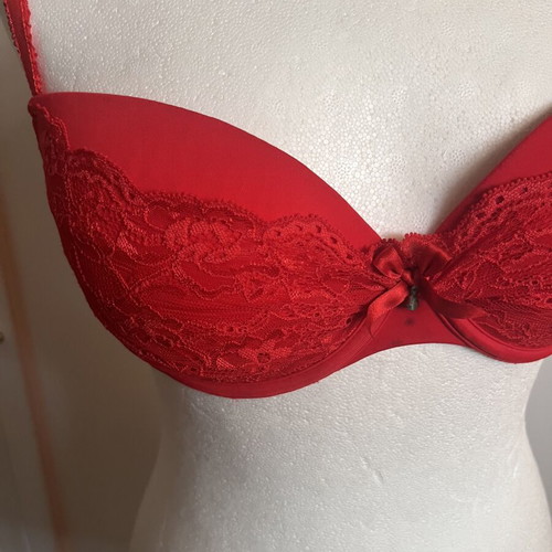 Bra Med 70D red like new