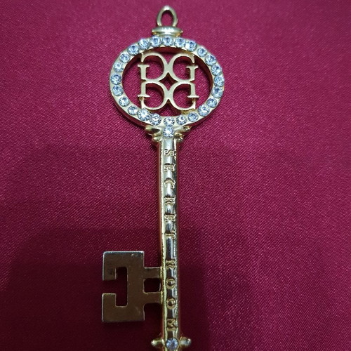 Hanging key with crystals new