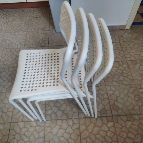 Table with chairs, closed 46x56cm, open 92x56cm