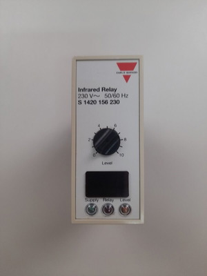 Ενισχυτής φωτοκυττάρων Carlo Gavazzi S 1420 156 230 σαν καινούργιο με βάση για ράγα
