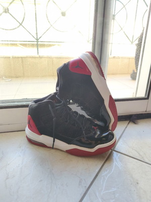Jordan Max Aura sneakers, black and red, size 38