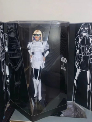 Barbie Signature x Star Wars Stormtrooper Gold Label καινούργιο NRFB