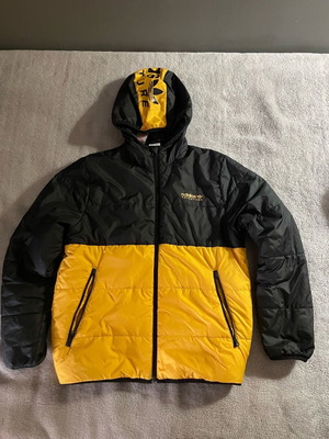 Adidas puffer winter jacket like new, size L