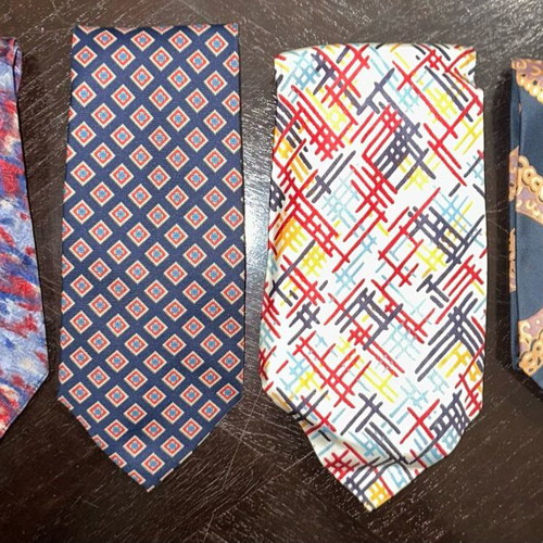 Set of 4 Men's Regular Width Ties with Retro and Geometric Designs like new