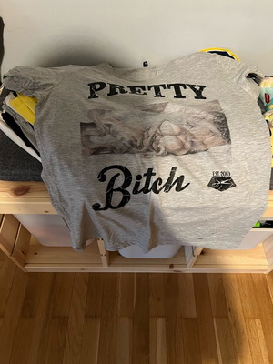 Vagrancy T shirt gray size M like new