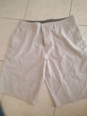 Men's Bermuda shorts like new, size 32