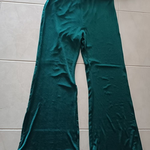 Women's pants medium used, ribbed metallic knit emerald green