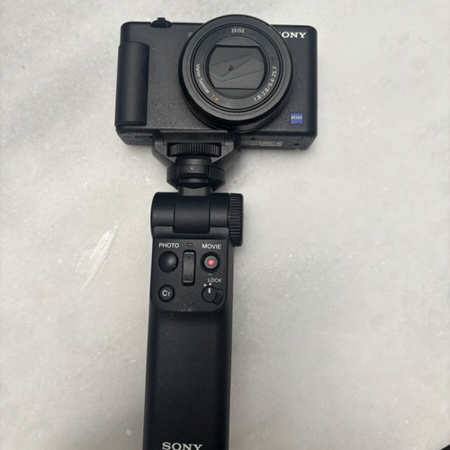 Sony camera vlogging with amazing picture quality like new