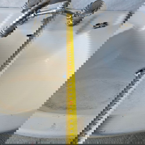 Νιπτήρας μπάνιου με κολώνα