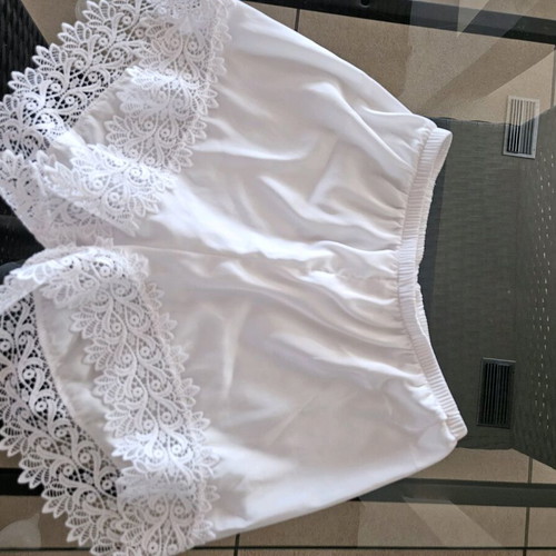 Wedding dress like new, size XS, with veil, shorts, case and garter