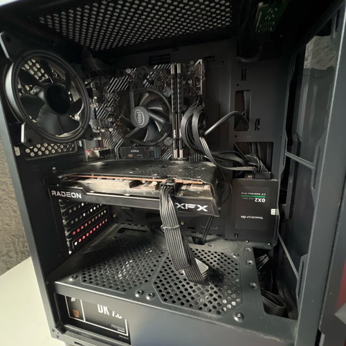 Gaming PC Intel Core i5-11400, AMD Radeon RX 6600 XT, like new
