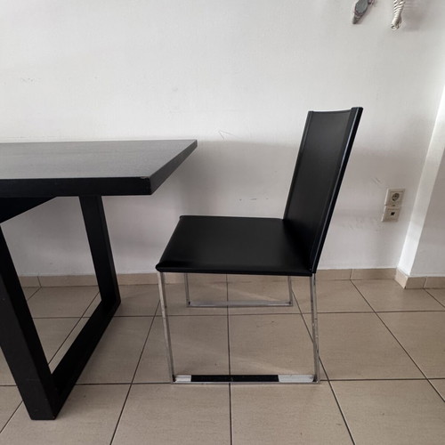 Dining set with 3 leather chairs like new, Italian design, solid wood table