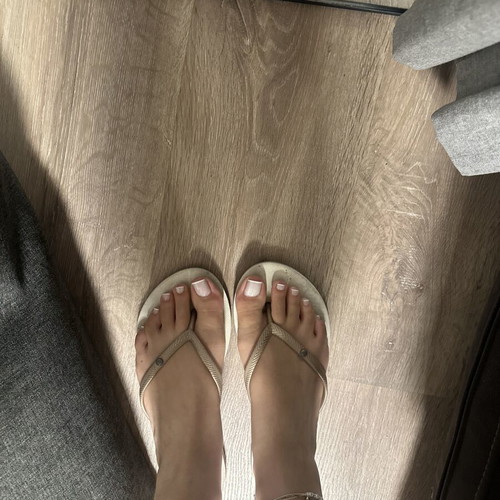 Flip flops used with gold strap, beige color, size 40