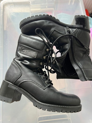 Tamaris black ankle boots size 40 used