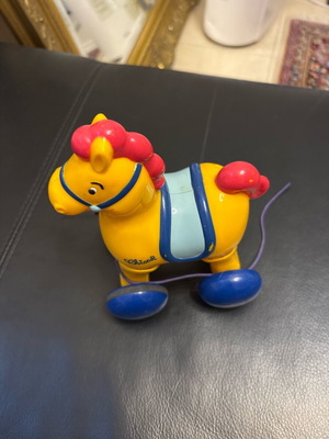 Chico horse with wheels like new