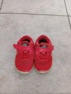 Nike παπούτσια Νο 19,5 μεταχειρισμένα σε πολύ καλή κατάσταση