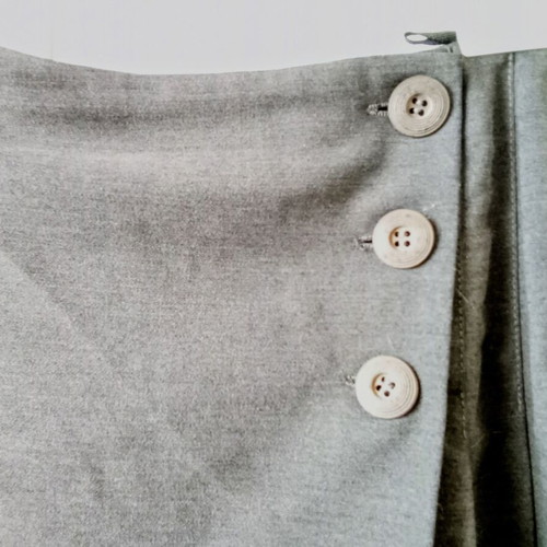 Set blouse and skirt S/M like new, white and gray with gift bracelet