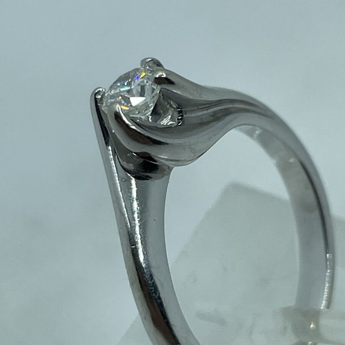 White gold 18k solitaire ring used with 0.27ct brilliant