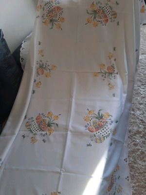 Easter tablecloth like new 1.80×1.30