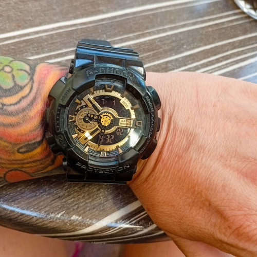 Casio G-Shock GA-110GB black and gold watch like new