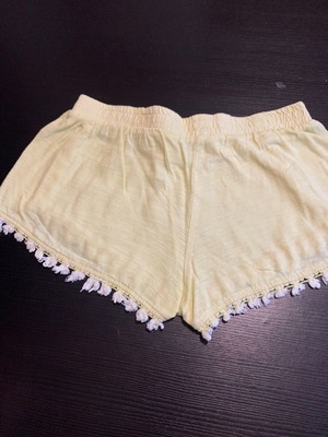 Jumbo shorts used for 5/6 years old, yellow, 104/110 cm