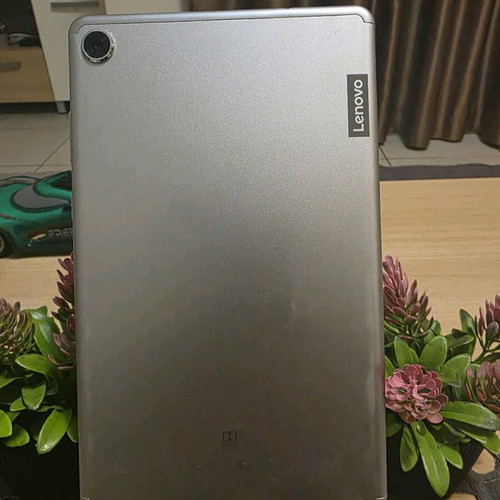 Lenovo Tab M10 FHD Plus tablet used, for repair or parts