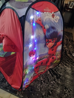 Ladybag folding tent with lights like new
