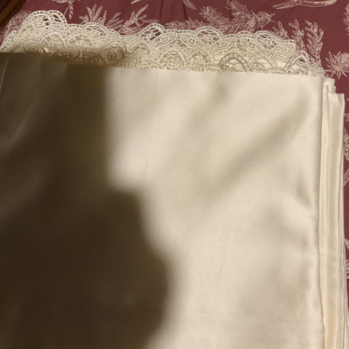 Satin luxury double bed sheets like new, elegant ecru-sugar color