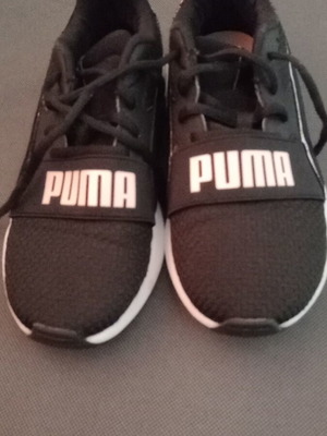 Παπούτσια Puma αθλητικά παιδικά κοριτσίστικα νούμερο 37 σαν καινούργια μαύρα