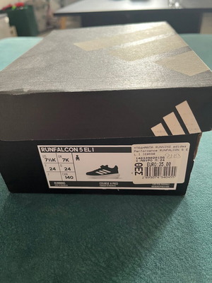 Παιδικά αθλητικά παπούτσια Adidas Performance Runfalcon 5 EL, νούμερο 24, μαύρα