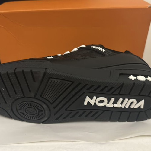 Louis Vuitton trainers sneakers black new, size 42.5