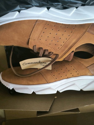 Leather shoes new, size 43, beige