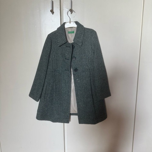 Benetton children's coat like new, size Small, white and green