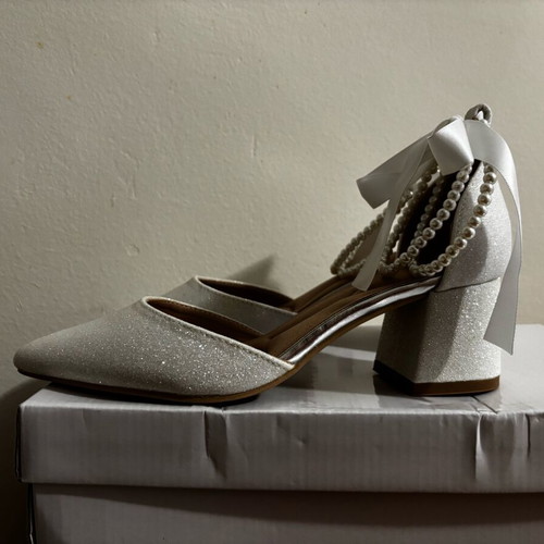 White pumps size 37 new