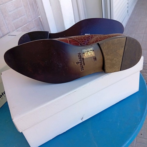 Valentino men's shoes scarps like new size 40.5