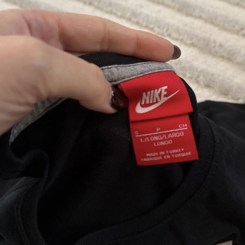 Nike women's Small black t-shirt new